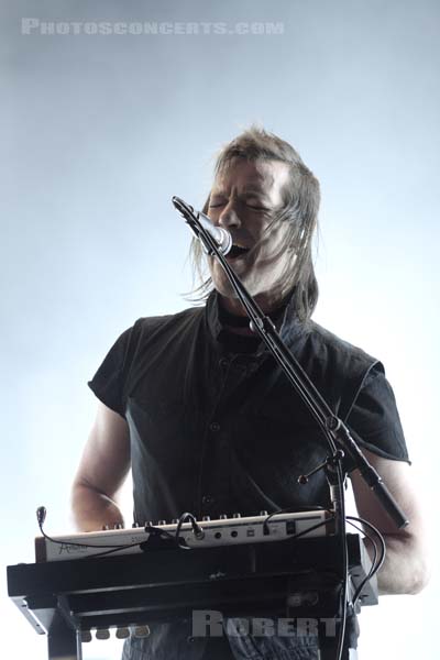 NINE INCH NAILS - 2013-08-24 - SAINT CLOUD - Domaine National - Grande Scene - 